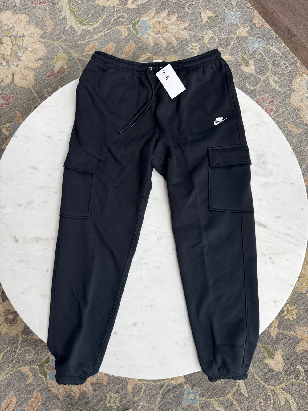 NWT Nike Club Fleece Cargo Pants Men’s L Black Joggers $70